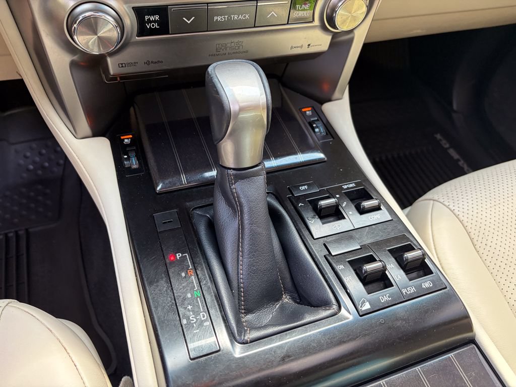 Used 2021 Lexus GX 460 Luxury w/ Sport Design Package AWD/4WD image 37