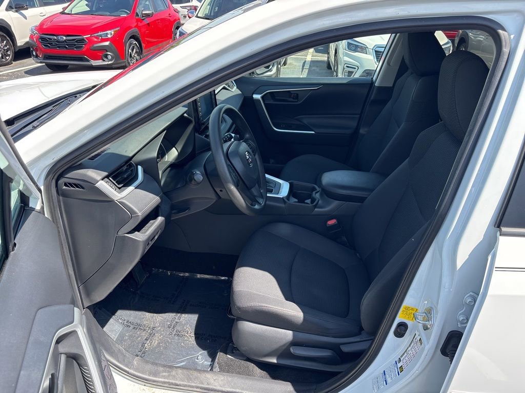 Used 2019 Toyota RAV4 LE w/ All Weather Liner Package AWD/4WD image 9