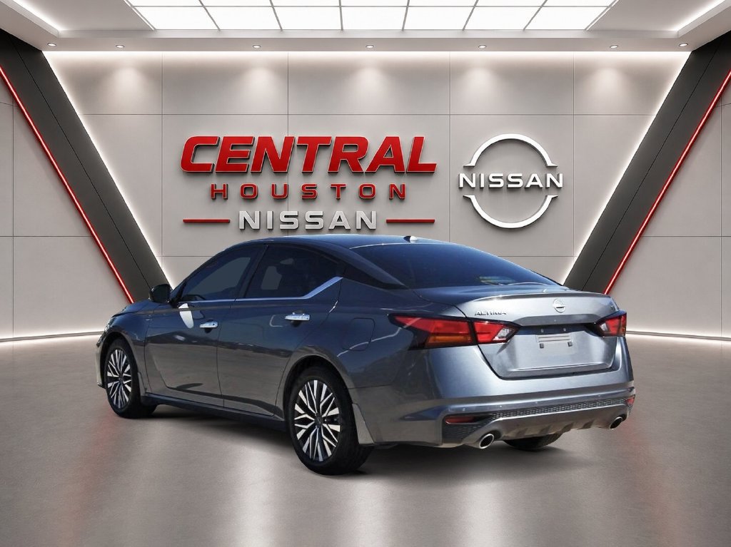 Used 2024 Nissan Altima 2.5 SV w/ SV Premium Package FWD image 5