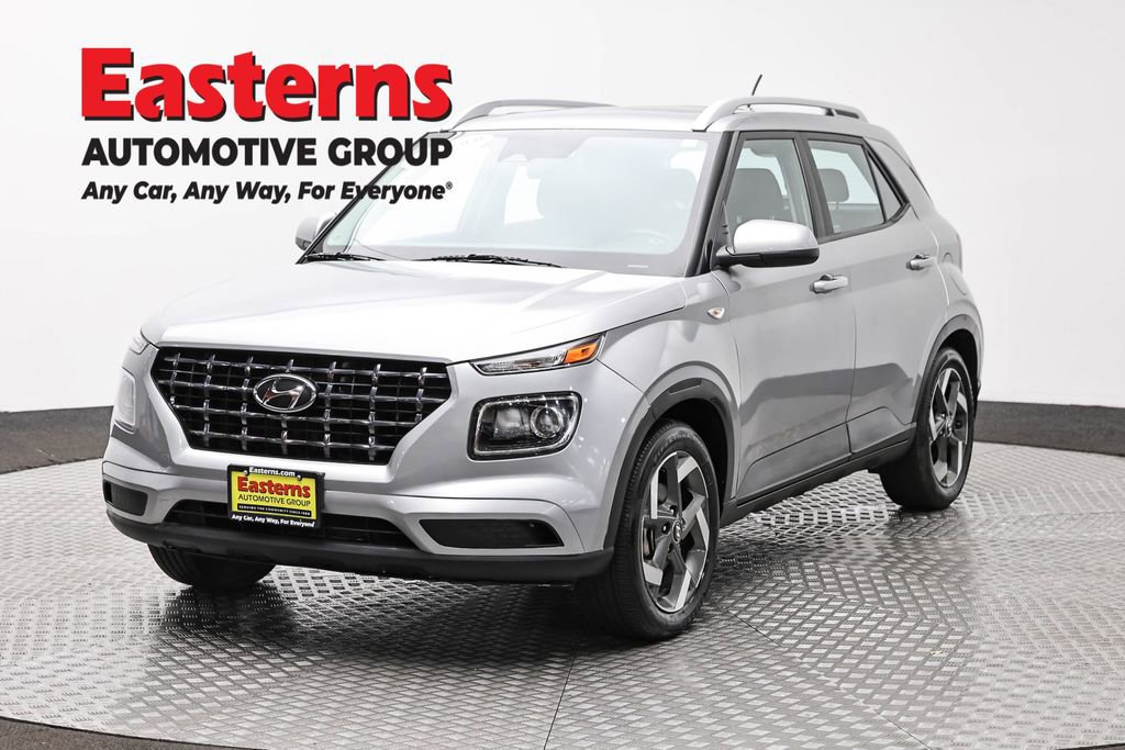 Used 2023 Hyundai Venue SEL image 1
