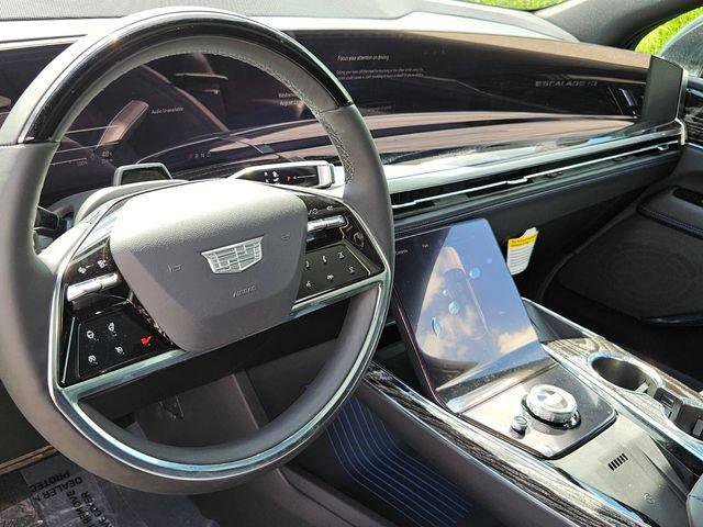 New 2025 Cadillac Escalade IQ Luxury 1 w/ LPO, Radiant Package image 29