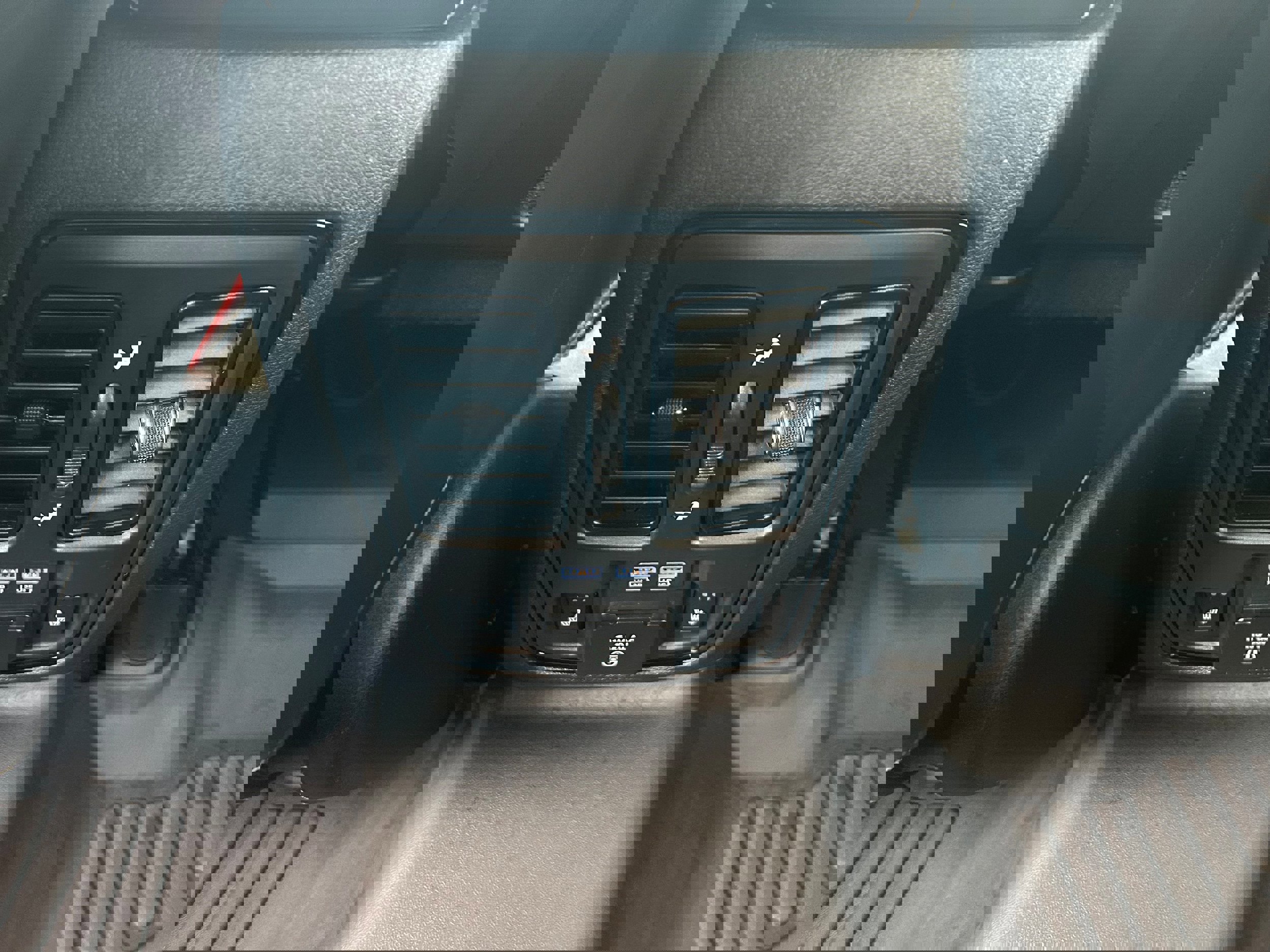 Used 2023 Dodge Durango SRT image 33