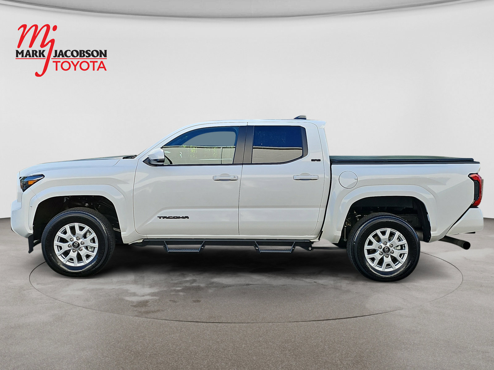 Used 2025 Toyota Tacoma SR5 w/ SR5 Upgrade Package RWD image 15