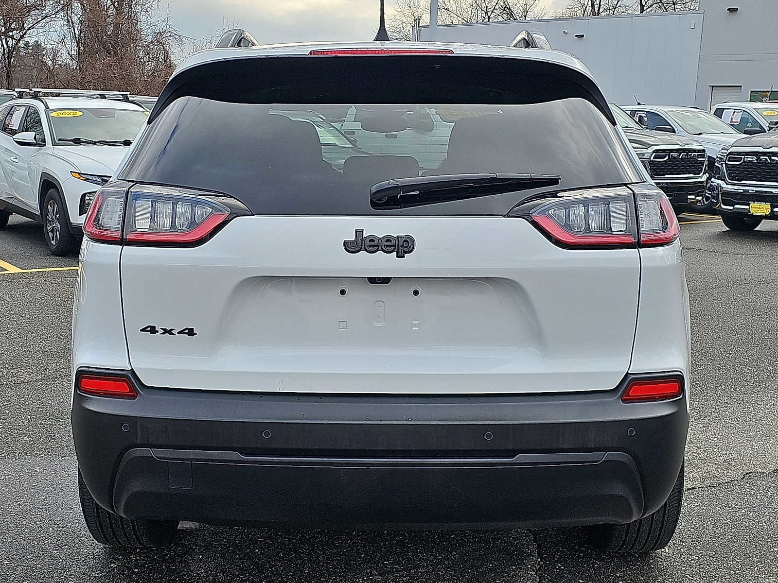 Used 2023 Jeep Cherokee Altitude Lux image 5