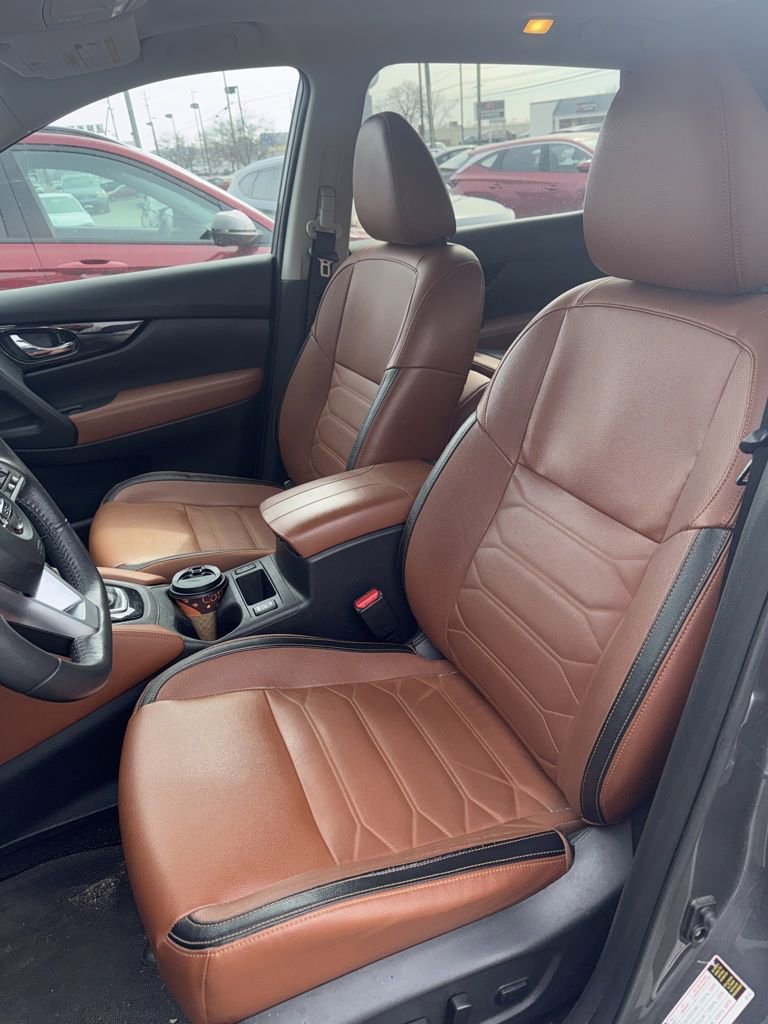 Used 2017 Nissan Rogue SL w/ SL Premium Package image 5