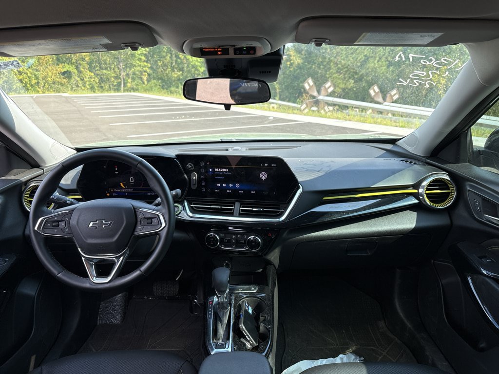 Used 2025 Chevrolet Trax ACTIV w/ Driver Confidence Package FWD image 16