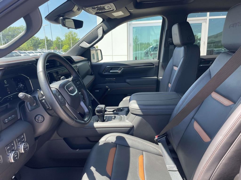 Used 2024 GMC Sierra 1500 AT4 w/ Technology Package AWD/4WD image 13