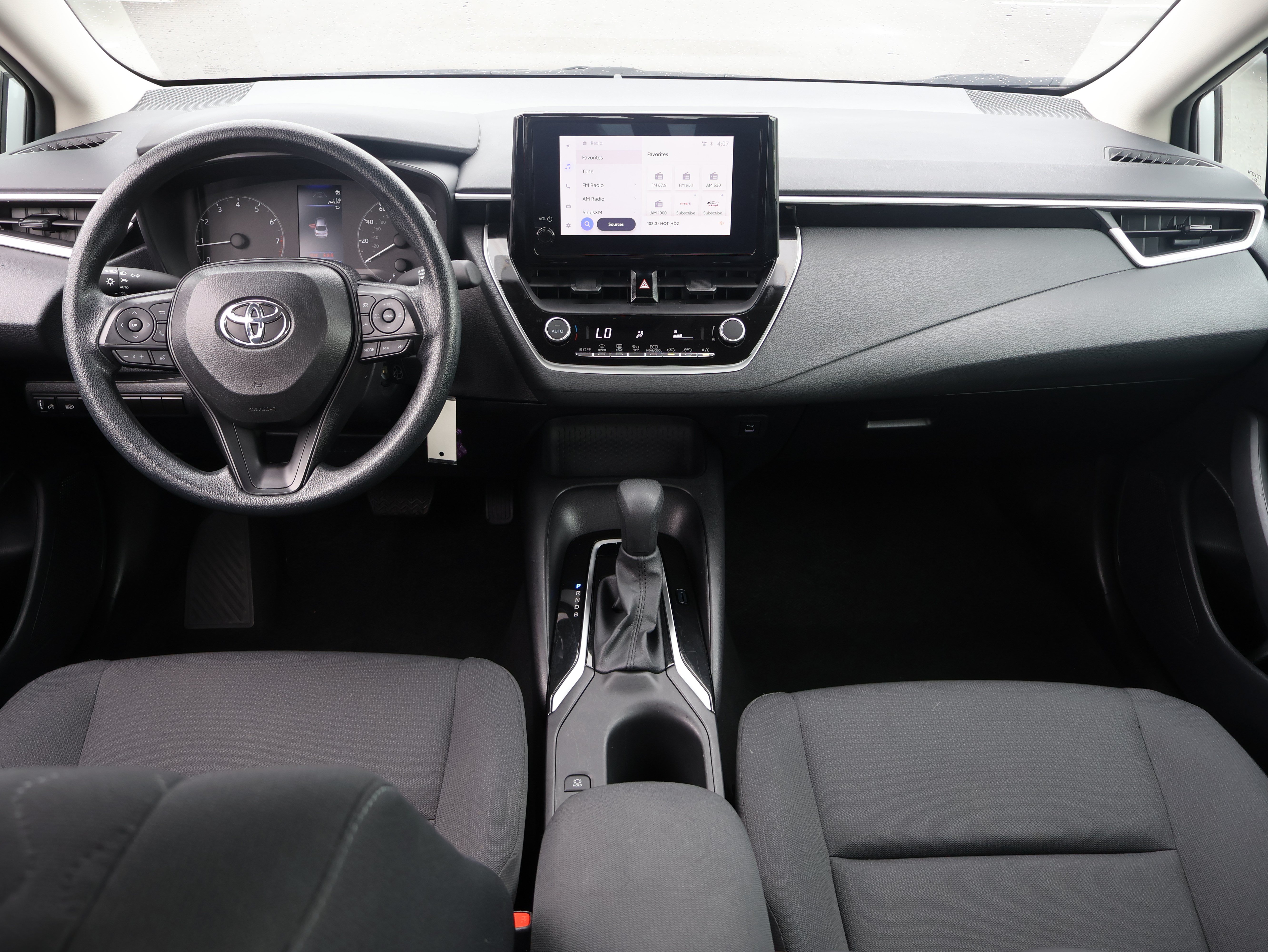 Used 2025 Toyota Corolla LE FWD image 17