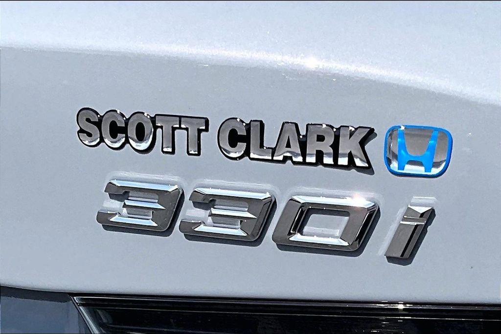 Used 2026 BMW 330i Sedan w/ M Sport Package image 23