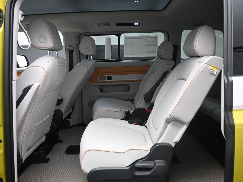 New 2025 Volkswagen ID. Buzz 1st Edition image 24