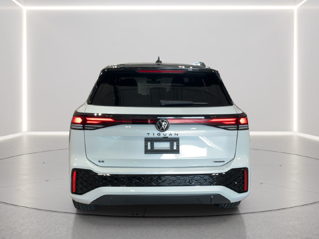 New 2026 Volkswagen Tiguan SE R-Line AWD/4WD image 4