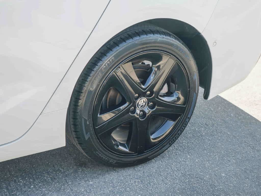 Used 2022 Toyota Prius FWD image 10