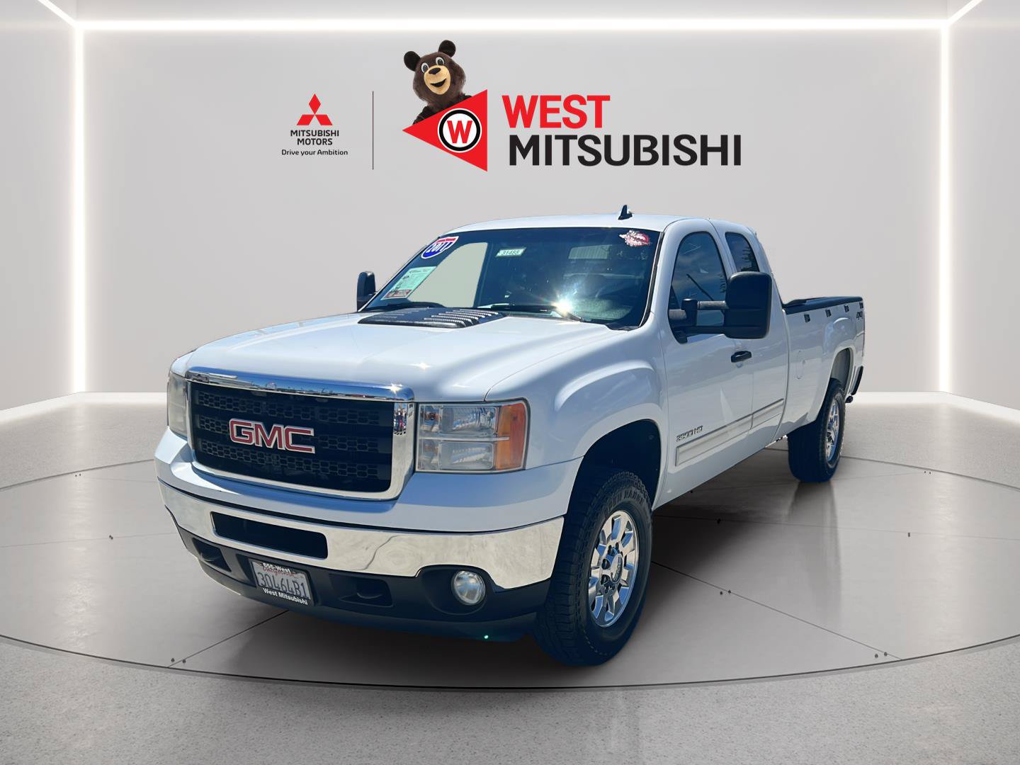 Used 2011 GMC Sierra 3500 SLE w/ SLE Preferred Package AWD/4WD image 1