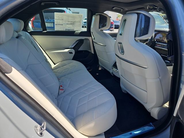 New 2025 BMW 760i xDrive image 18