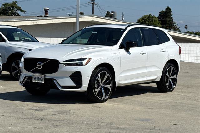 Used 2025 Volvo XC60 T8 Ultra w/ Protection Package Premier AWD/4WD image 7