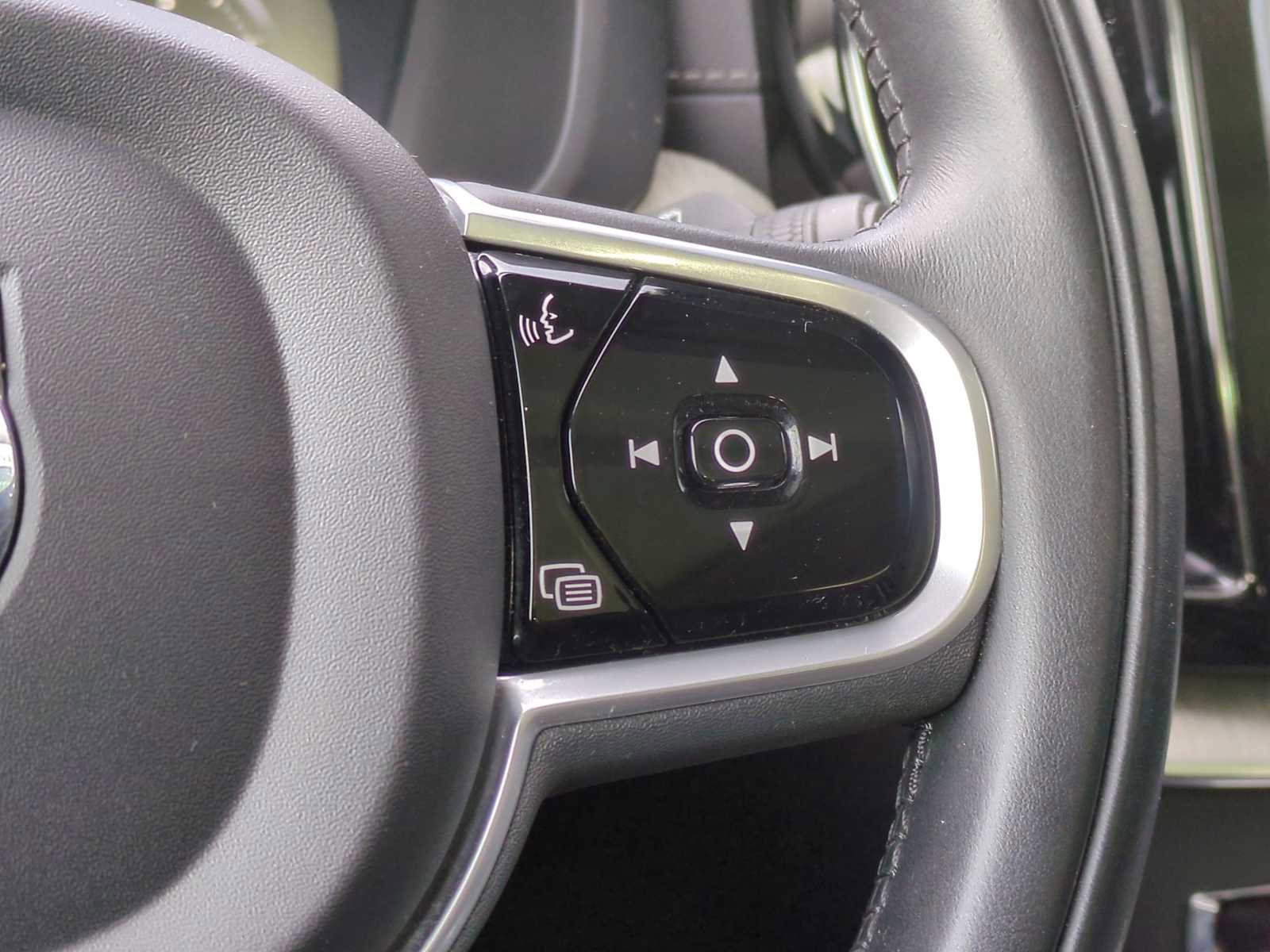 Used 2021 Volvo XC60 T5 Inscription image 26