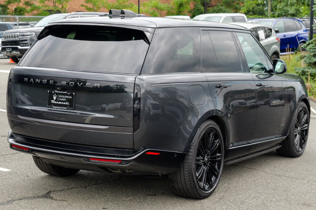 Used 2024 Land Rover Range Rover SE AWD/4WD image 7