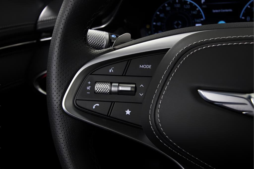 Used 2025 Genesis GV70 3.5T Sport w/ Sport Prestige Package AWD/4WD image 19