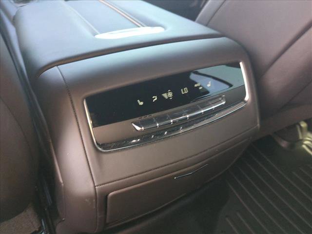 Certified 2023 Cadillac Escalade Sport Platinum w/ LPO, ONYX Package AWD/4WD image 19