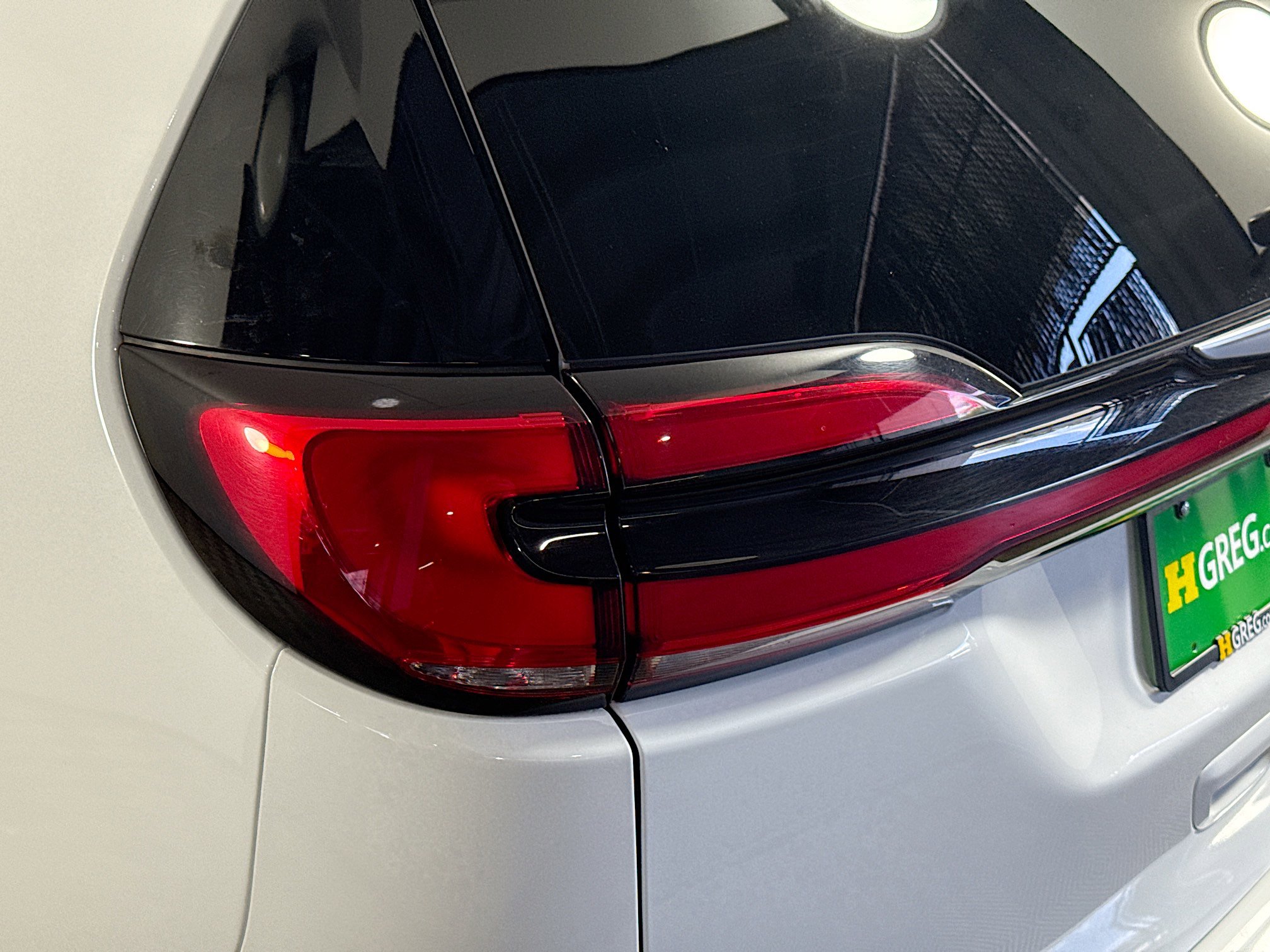 Used 2024 Chrysler Pacifica Touring-L FWD image 34
