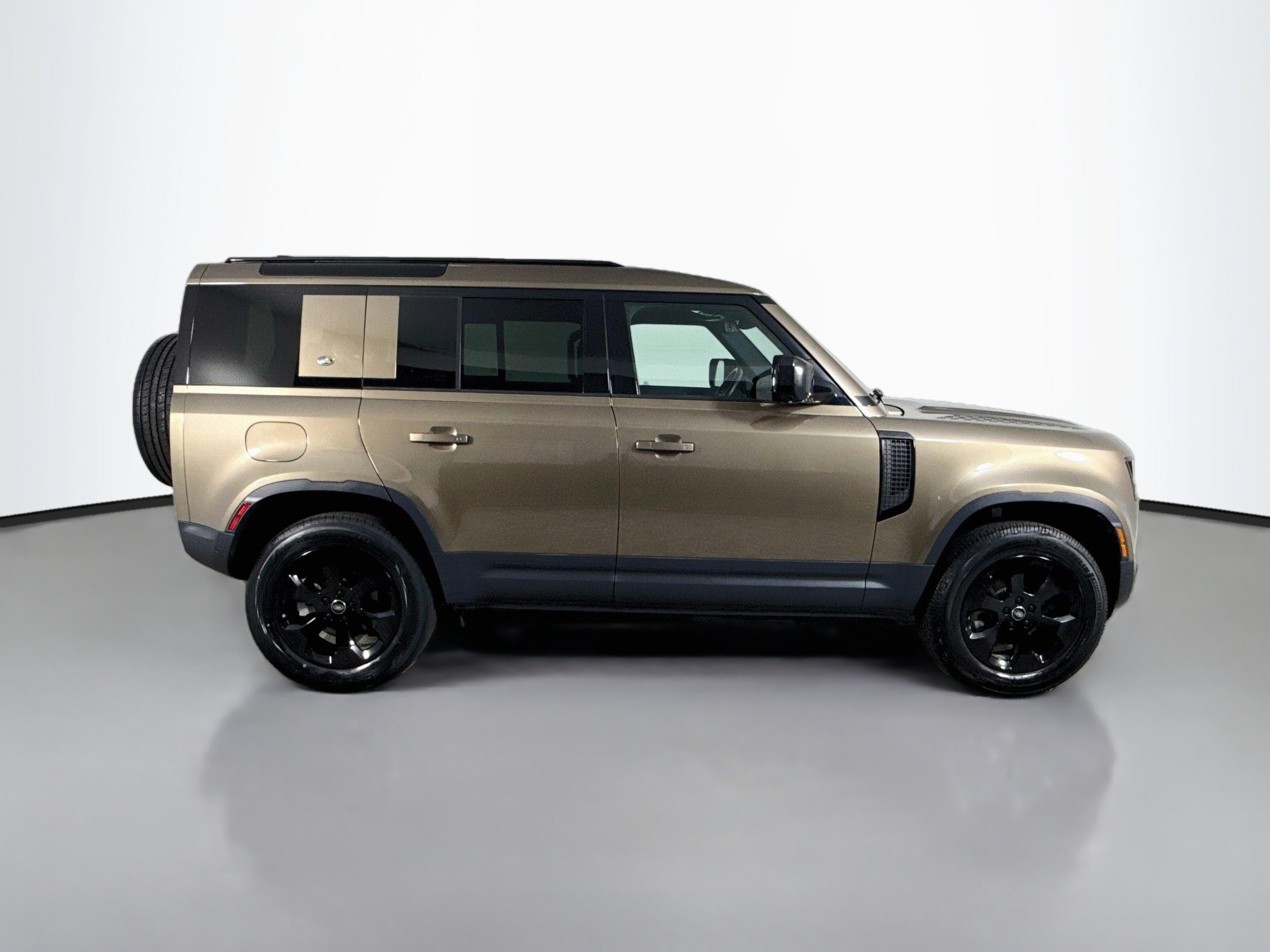 Used 2024 Land Rover Defender 110 S AWD/4WD image 11