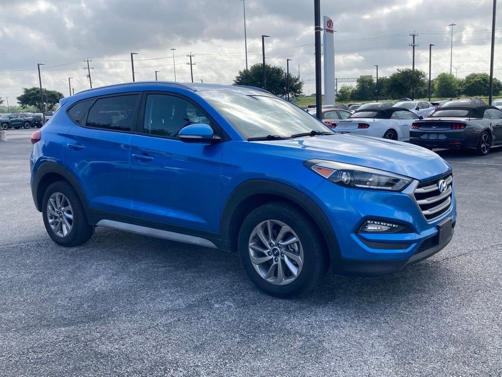 Used 2017 Hyundai Tucson SE Plus AWD/4WD image 3