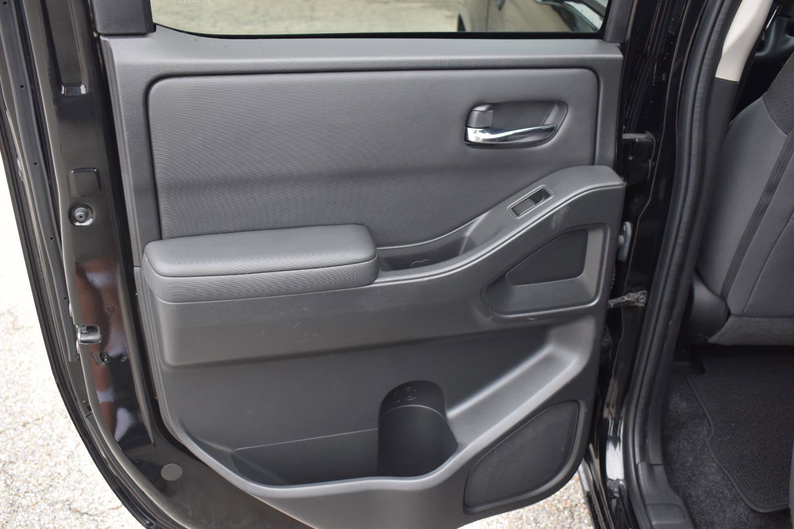 Used 2022 Nissan Frontier SV image 41