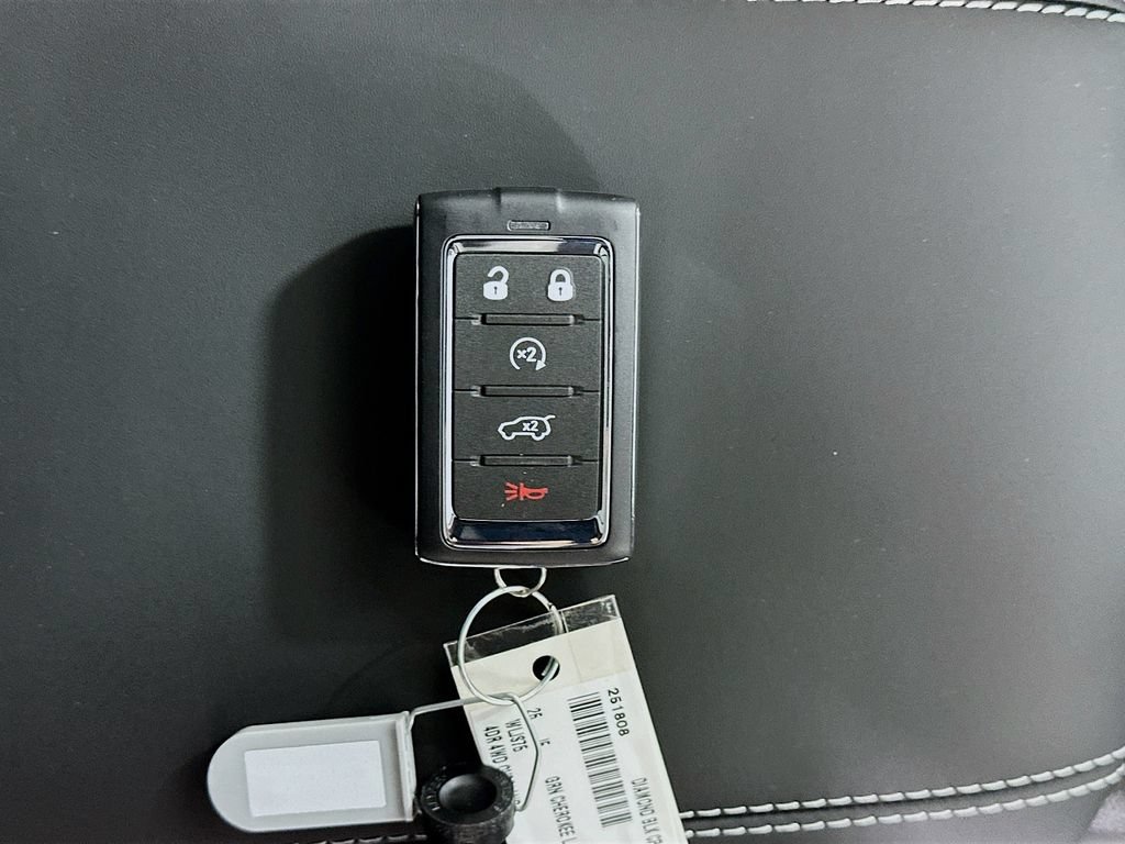 New 2025 Jeep Grand Cherokee L Overland w/ Luxury Tech Group IV AWD/4WD image 20