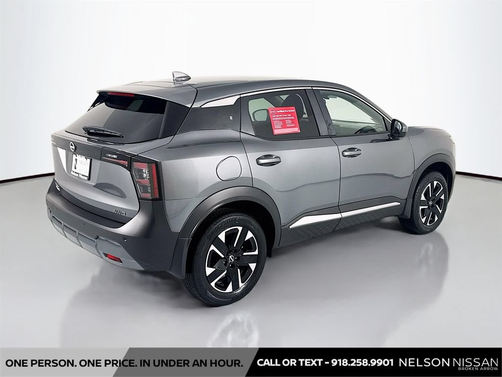 Used 2025 Nissan Kicks SV AWD/4WD image 5