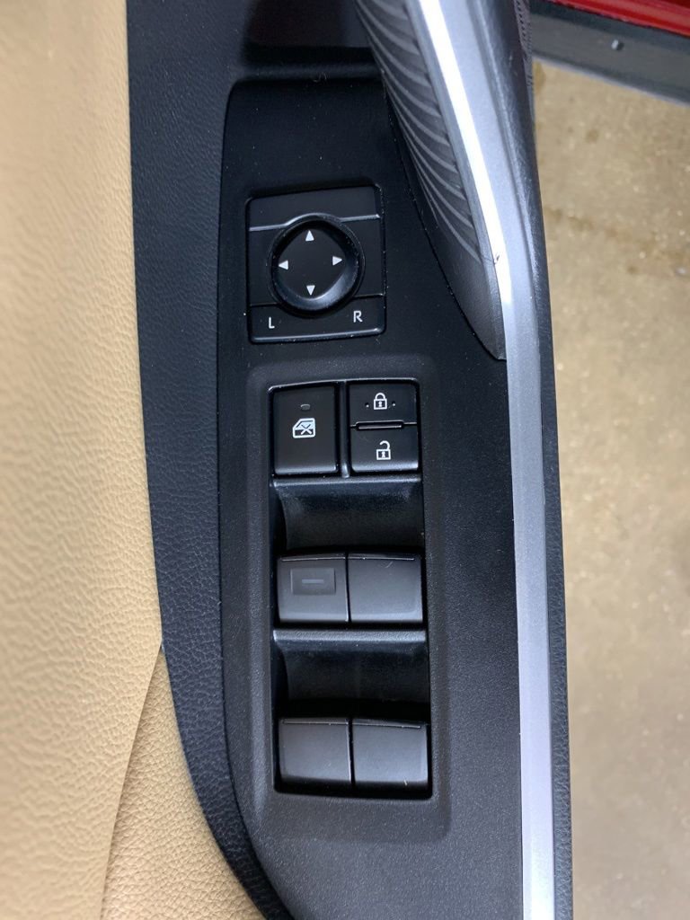 Used 2023 Toyota RAV4 LE AWD/4WD image 17