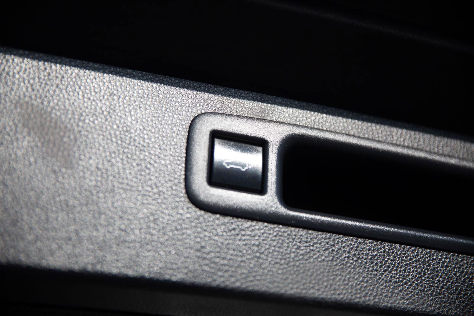 Used 2020 Toyota Highlander LE image 27