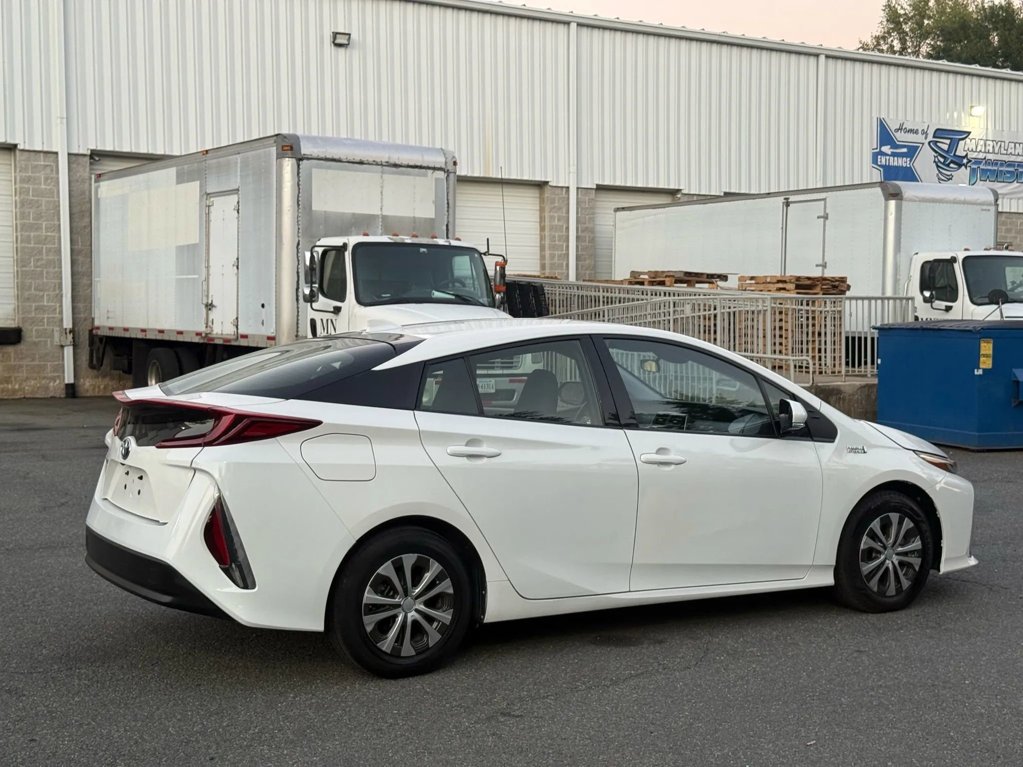Used 2018 Toyota Prius Prime Plus w/ Carpet Mat Package image 14