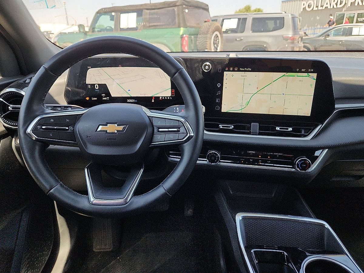 Used 2025 Chevrolet Equinox LT AWD/4WD image 6