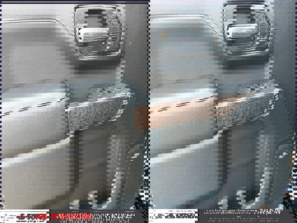 Used 2022 GMC Sierra 1500 Denali w/ Denali Premium Package image 17