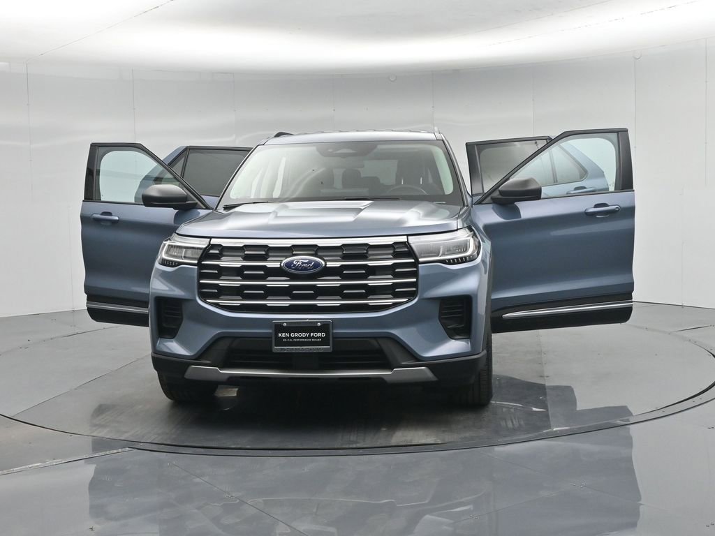 Used 2025 Ford Explorer Active image 34