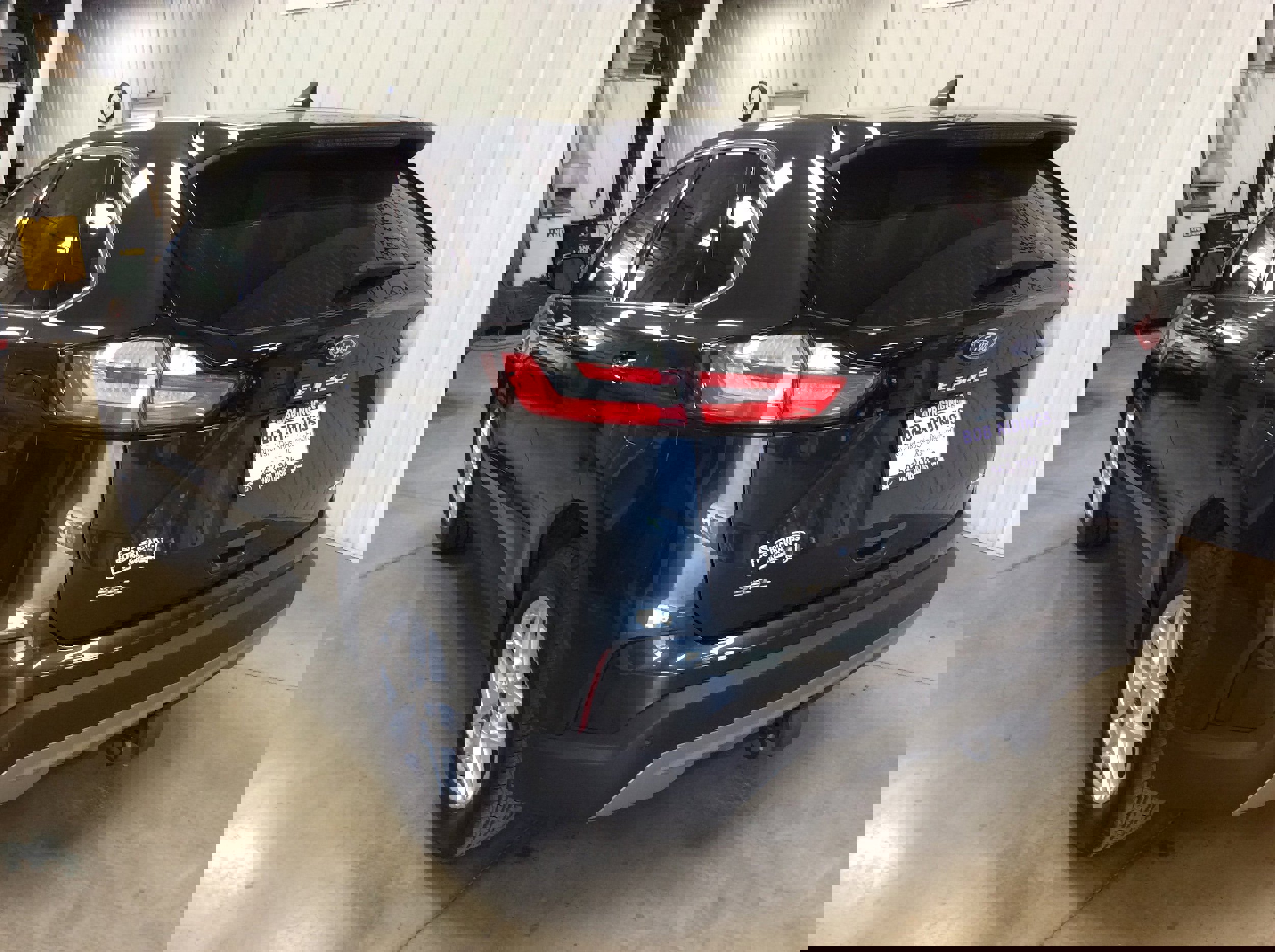 Used 2024 Ford Edge SEL w/ Convenience Package image 3