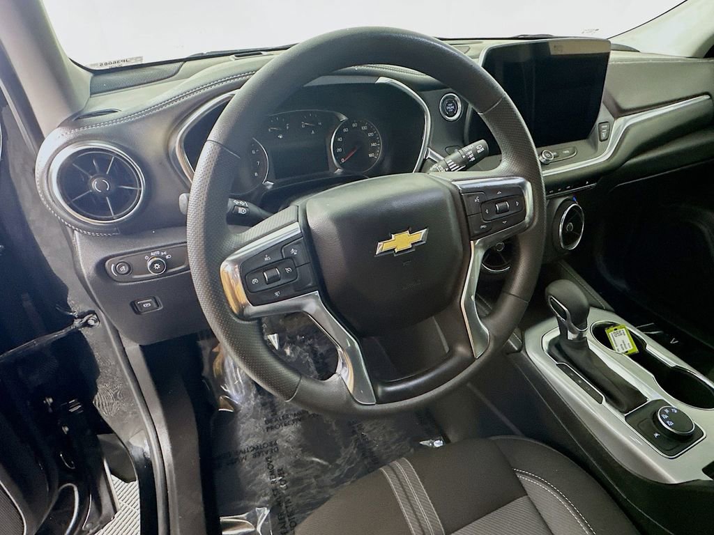 Used 2025 Chevrolet Blazer LT image 16
