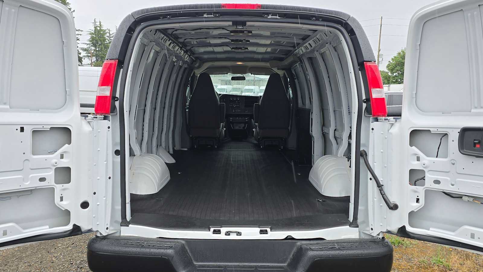 Used 2025 Chevrolet Express 2500 Extended w/ Driver Convenience Package RWD image 18