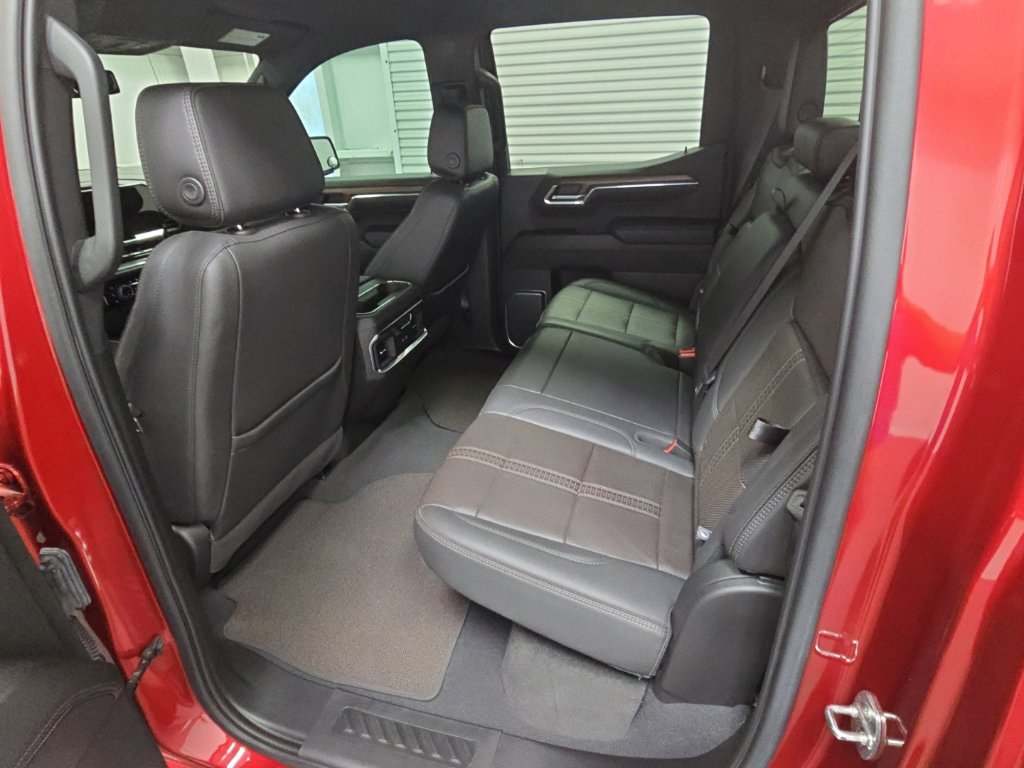 Used 2023 Chevrolet Silverado 1500 High Country RWD image 32