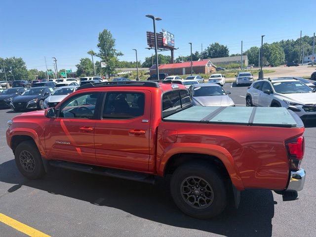 Used 2018 Toyota Tacoma SR5 AWD/4WD image 2
