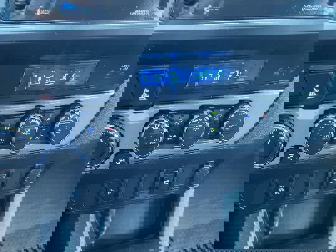 Used 2023 Toyota Tacoma SR image 18