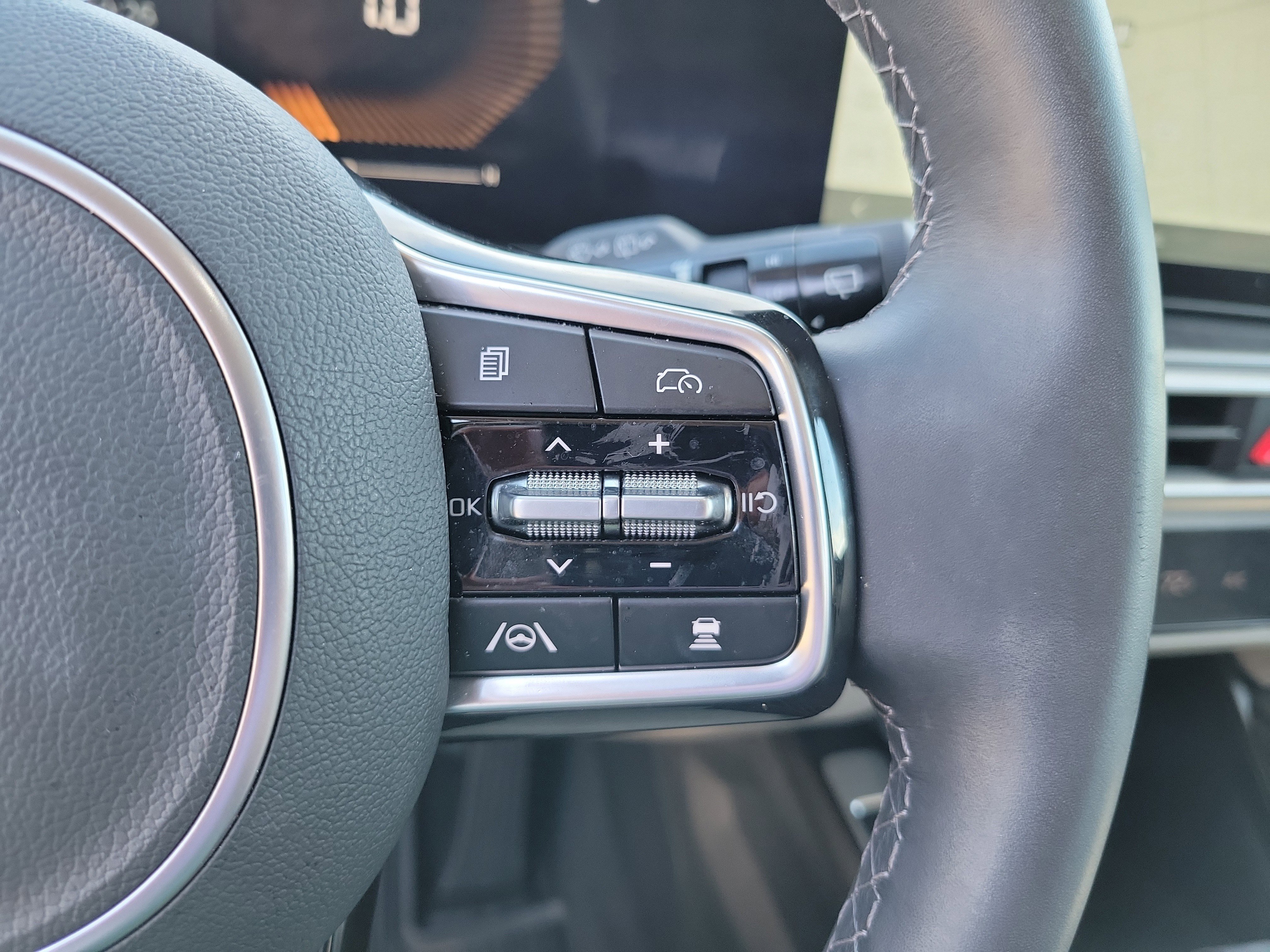 Used 2025 Kia Sorento S w/ Panoramic Sunroof Package image 18