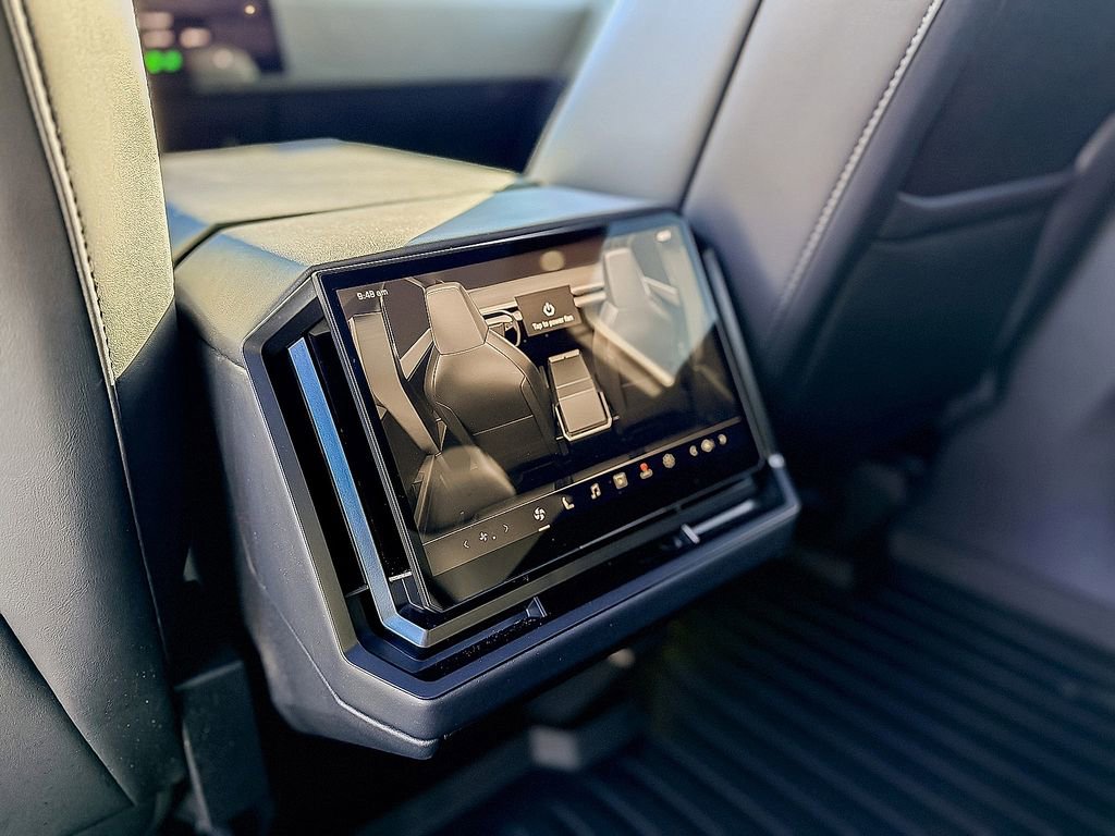 Used 2024 Tesla Cybertruck AWD Crew Cab image 27