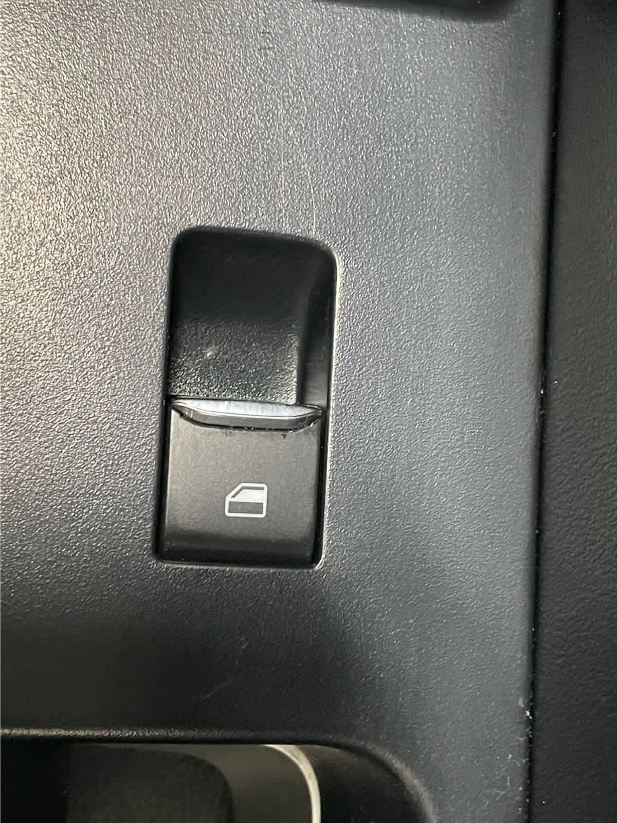 Used 2020 Ford Explorer XLT w/ Equipment Group 202A AWD/4WD image 29