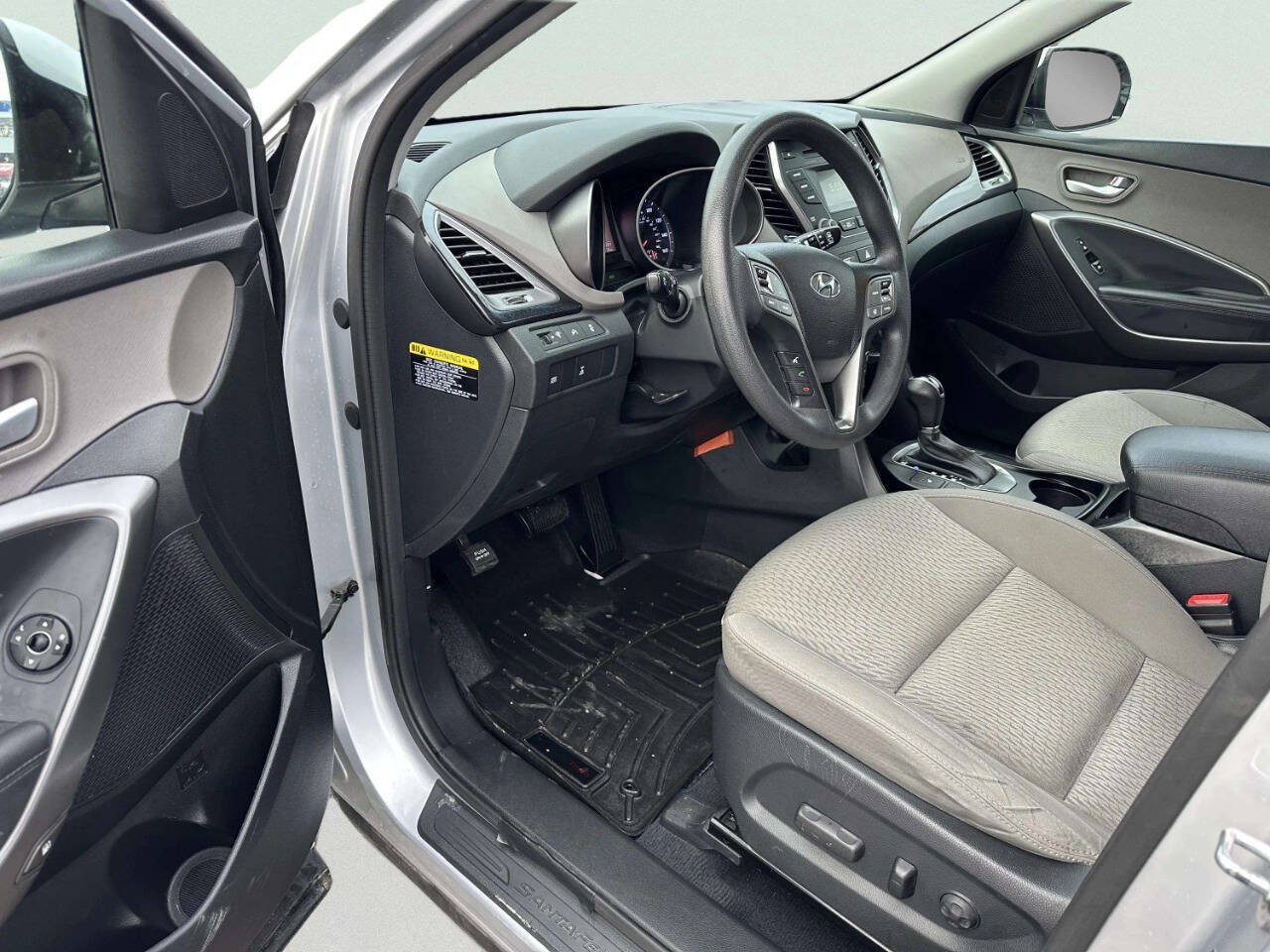 Used 2016 Hyundai Santa Fe SE AWD/4WD image 14