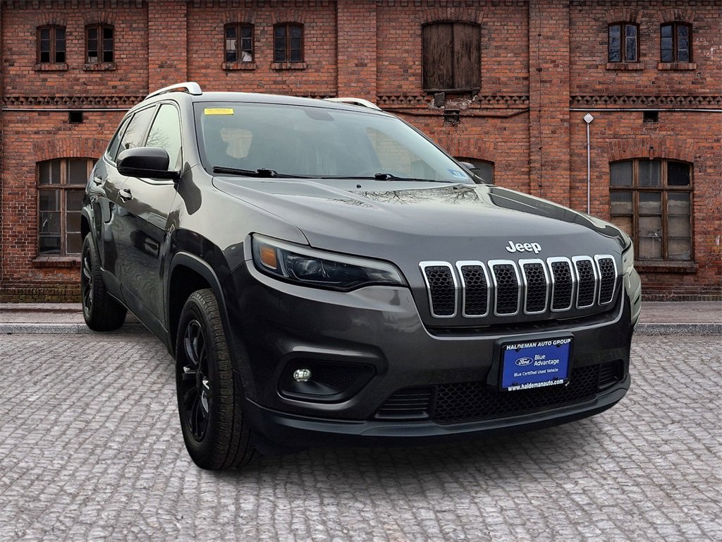 Used 2019 Jeep Cherokee Latitude Plus image 2