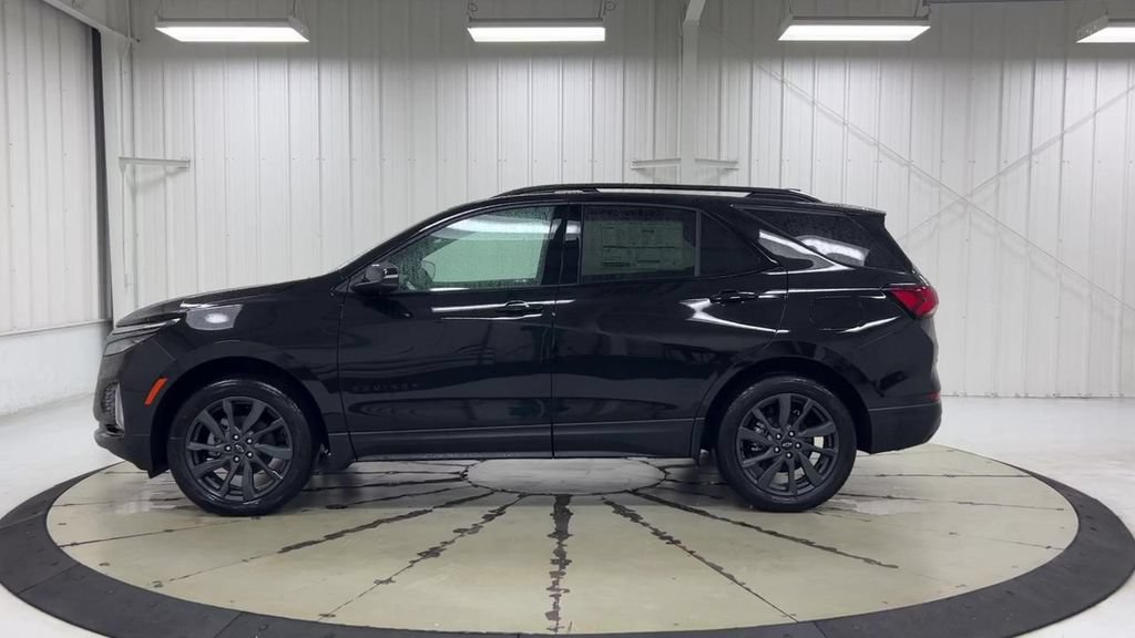 Used 2023 Chevrolet Equinox RS AWD/4WD image 5