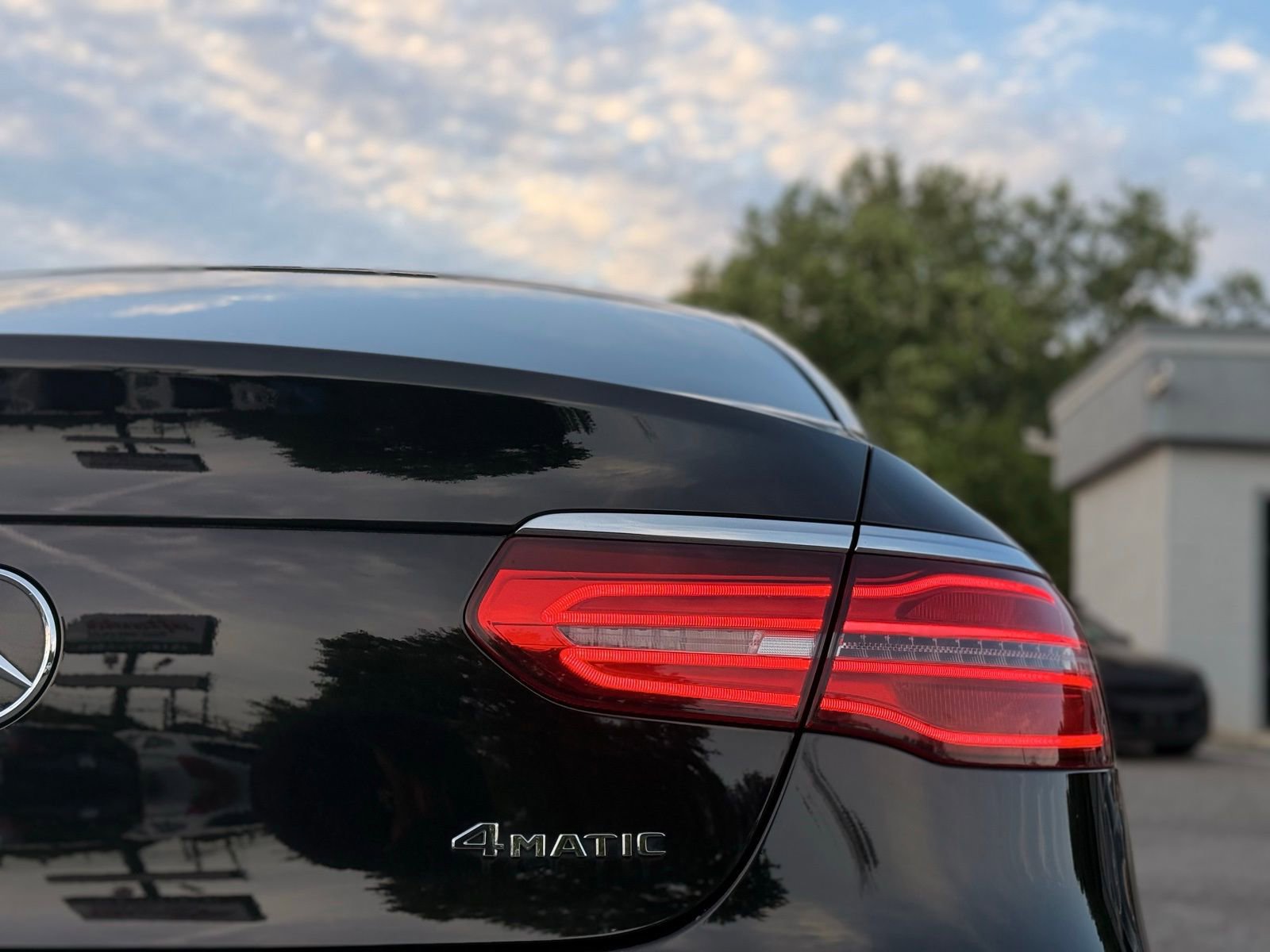 Used 2019 Mercedes-Benz GLC 300 4MATIC Coupe image 10