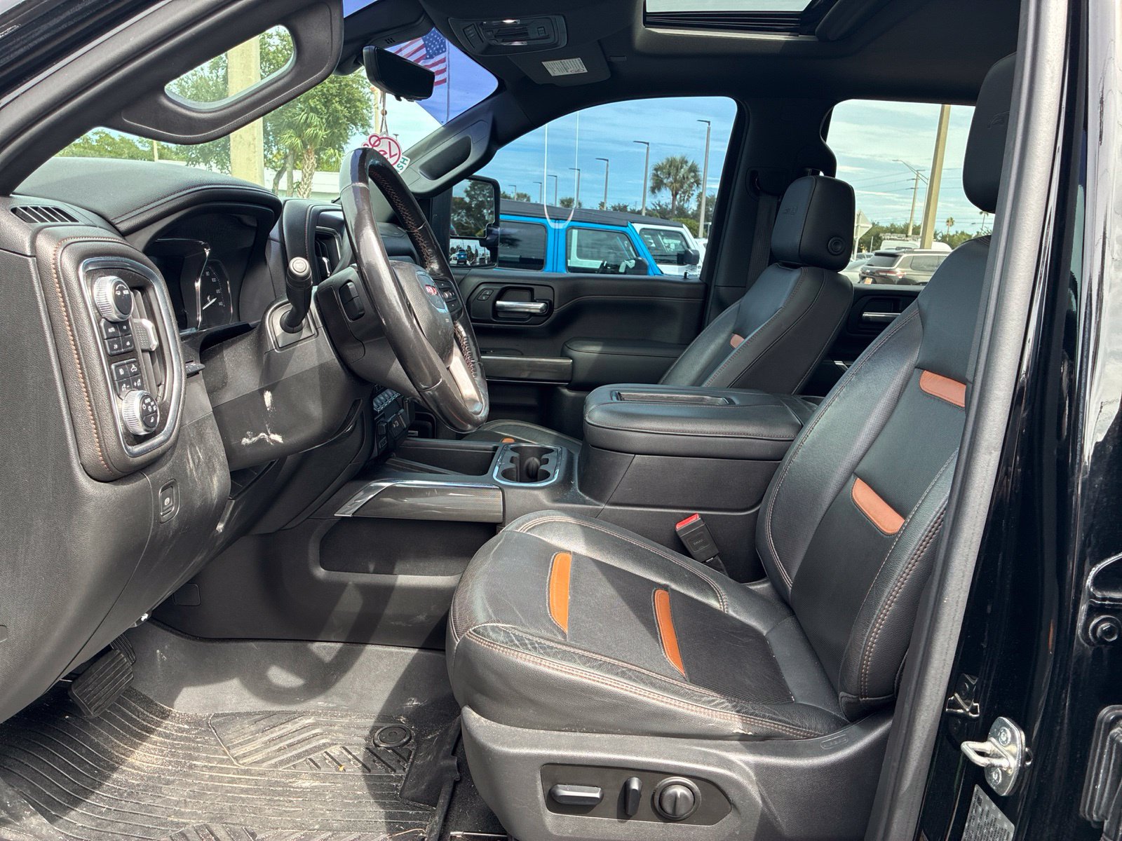 Used 2020 GMC Sierra 2500 AT4 w/ AT4 Premium Package AWD/4WD image 9