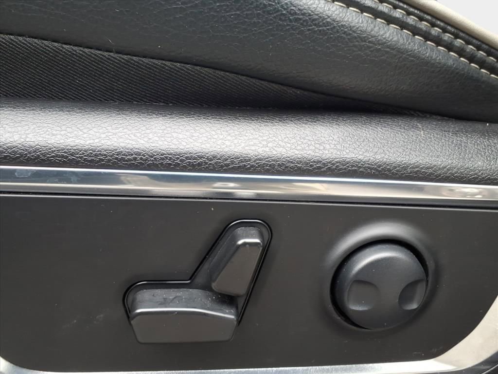 Used 2025 RAM 1500 Laramie w/ Sport Appearance Package image 27